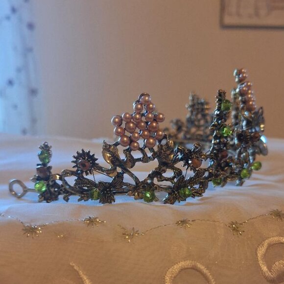 Flower & Bead Tiara - Picture 3 of 3